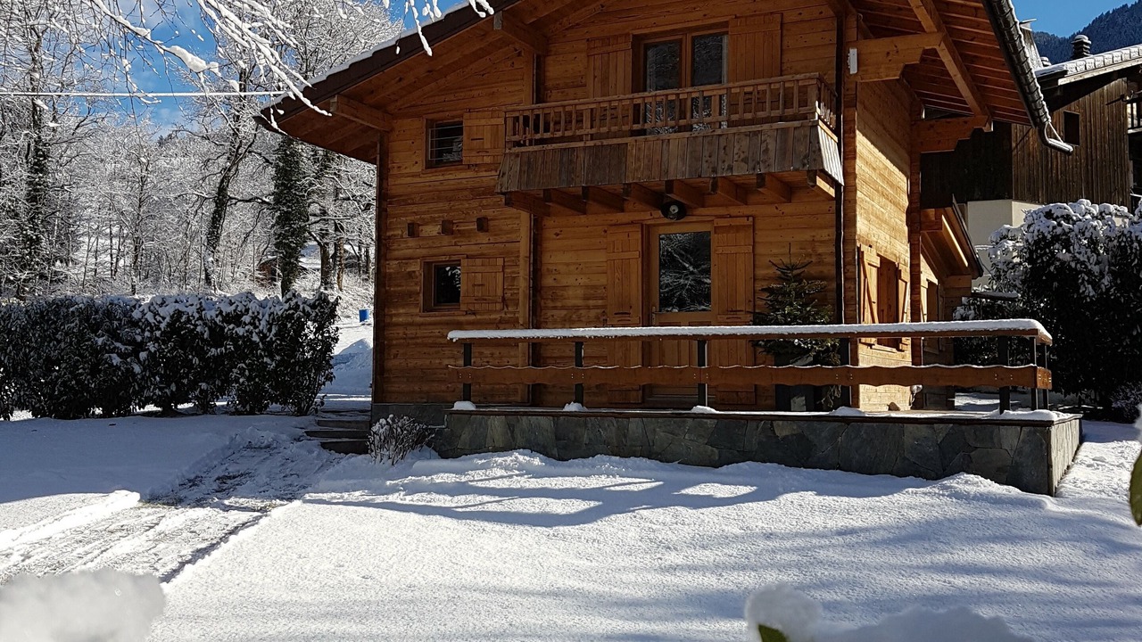 Photo of Outdoor in Thones