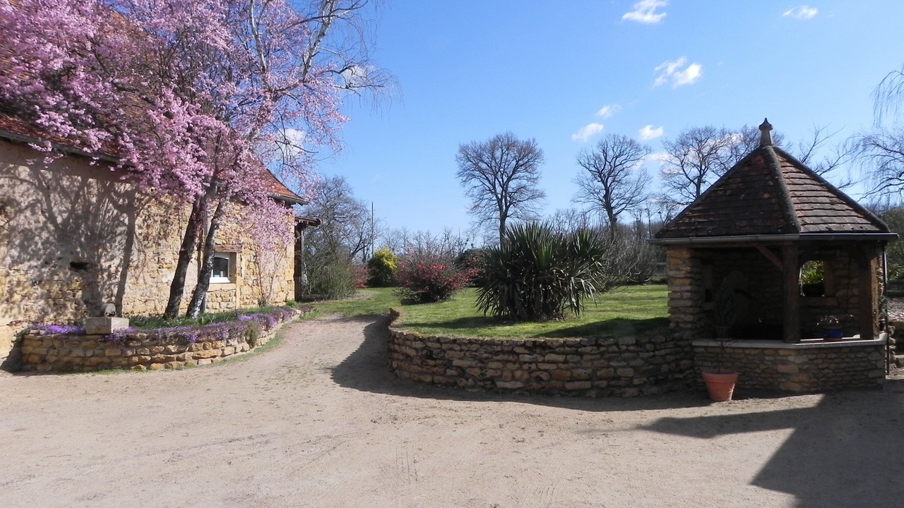Photo of Outdoor in L'Hopital-le-Mercier