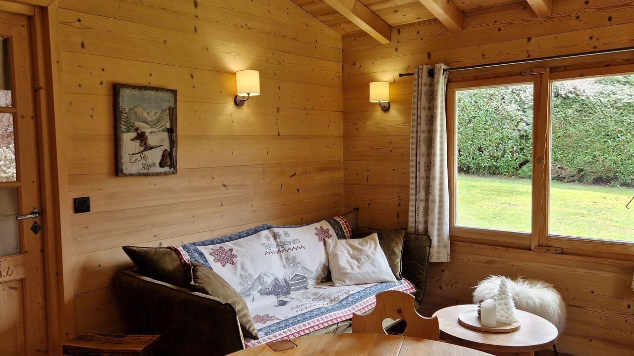 Photo of Livingroom in Thones