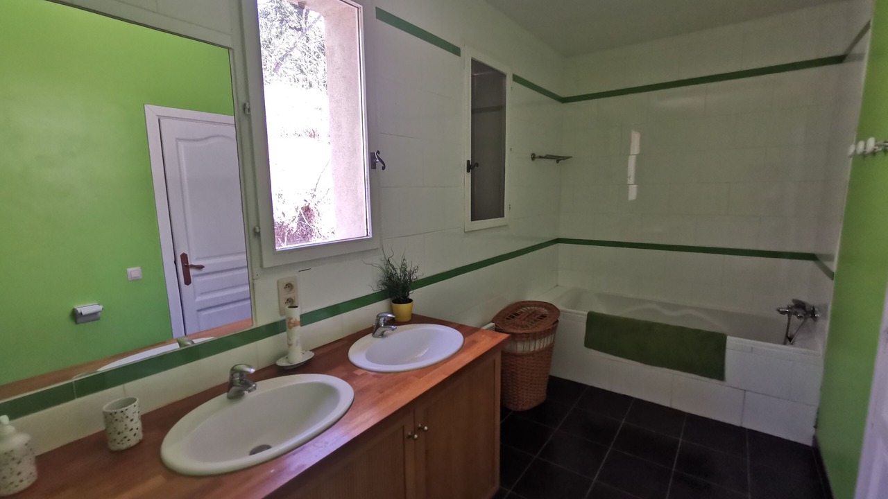 Photo of Bathroom in Montagnac-Montpezat