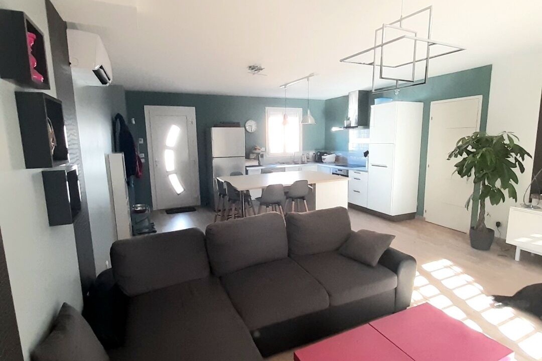 Photo of Livingroom in Puget-Ville