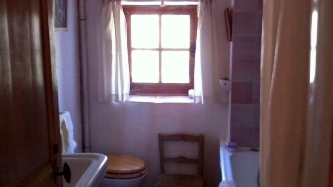 Photo of Bathroom in Entrecasteaux