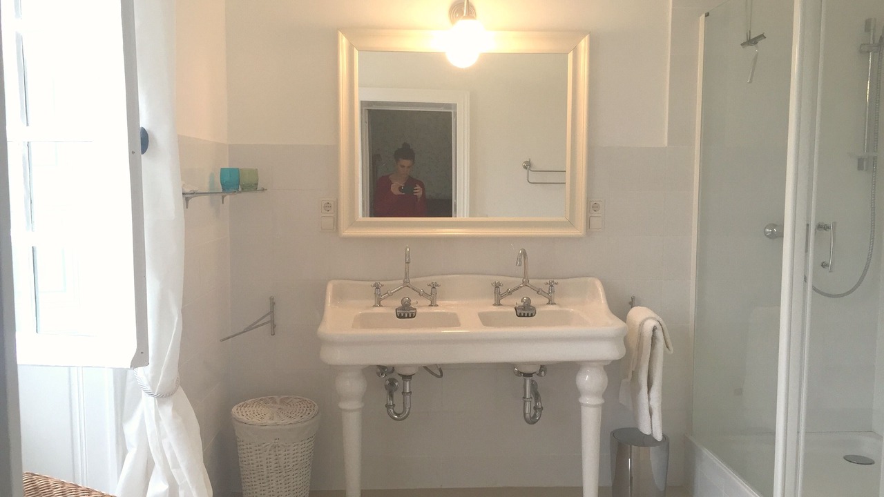 Photo of Bathroom in Bourbon-Lancy