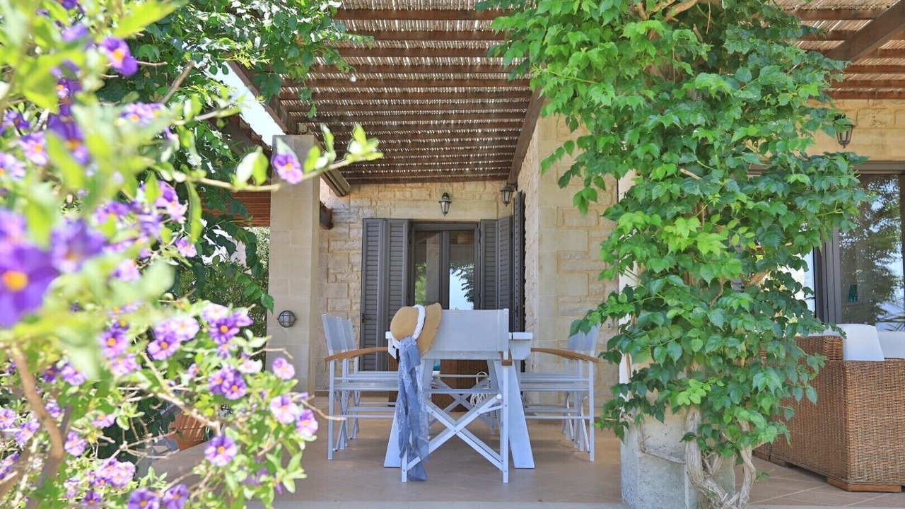 Photo of Outdoor in Monopari