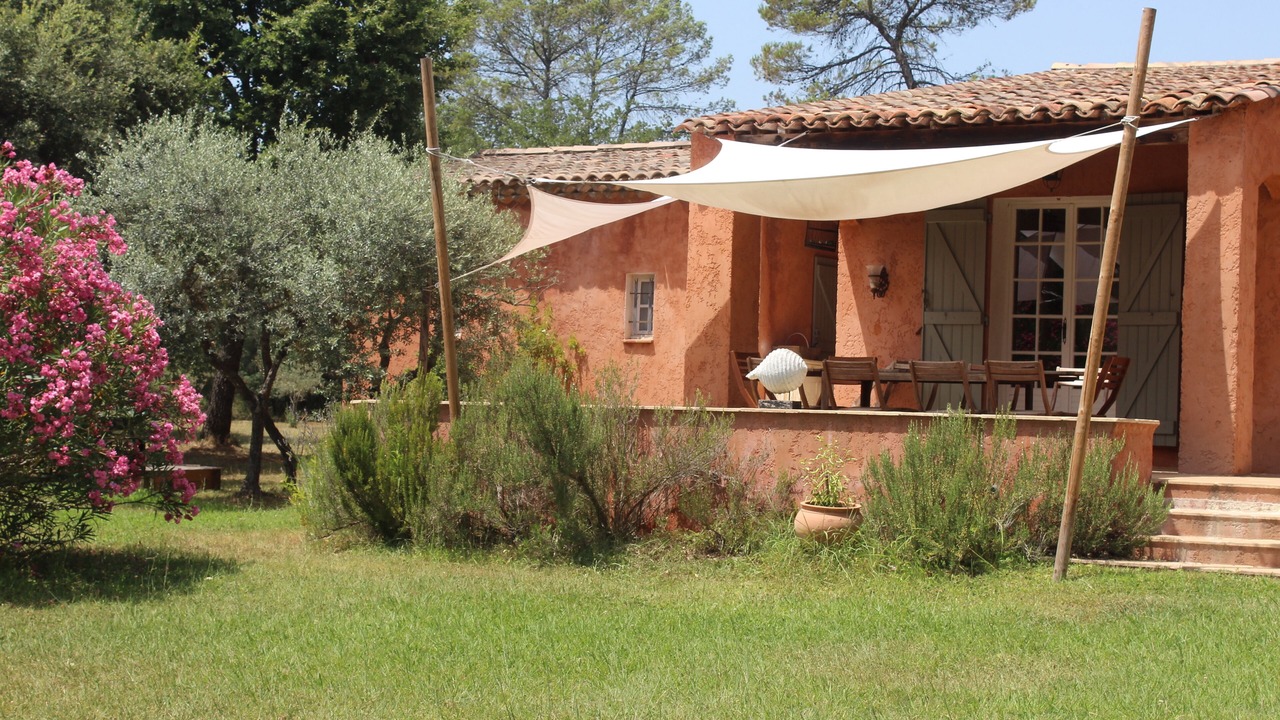 Photo of Patio Balcony in Entrecasteaux