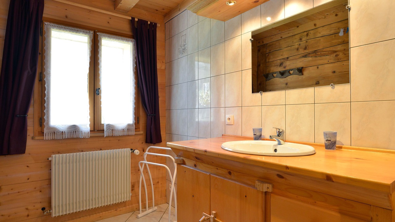 Photo of Bathroom in Abondance