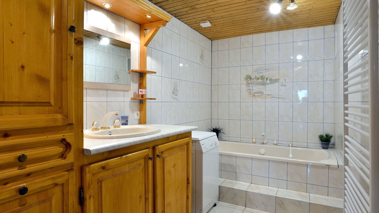 Photo of Bathroom in Abondance