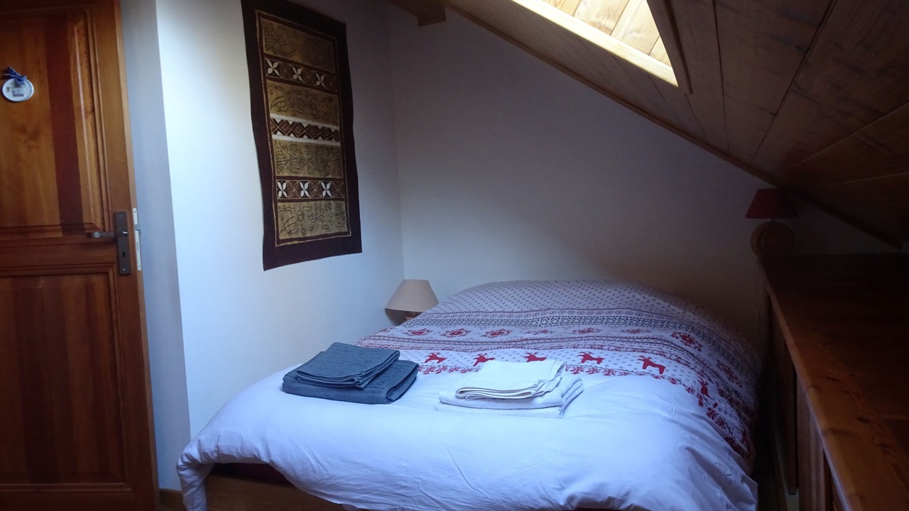 Photo of Bedroom in Saint-Martin-de-Queyrieres