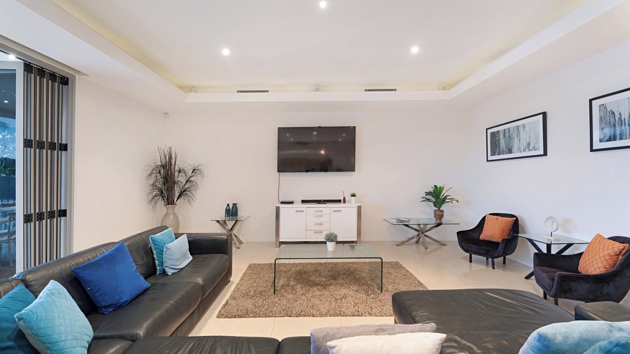 Photo of Livingroom in Broadbeach Waters