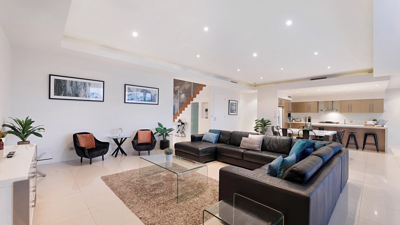 Photo of Livingroom in Broadbeach Waters