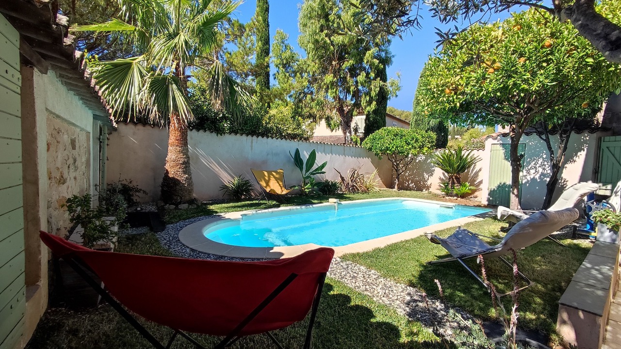 Photo of Outdoor in Cuers