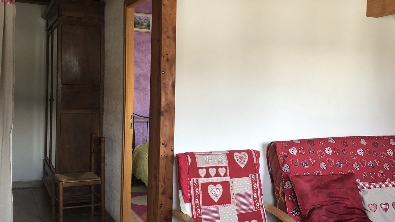 Photo of Bedroom in Saint-Martin-de-Queyrieres
