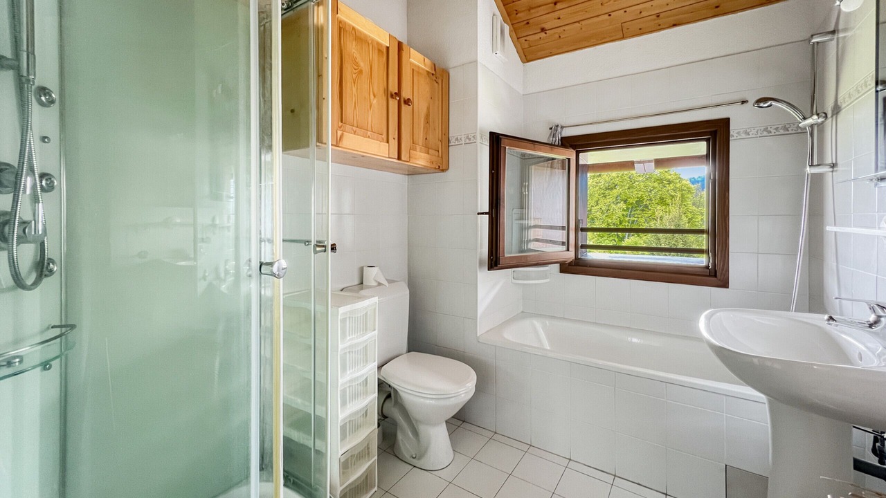 Photo of Bathroom in Les Carroz-d'Araches