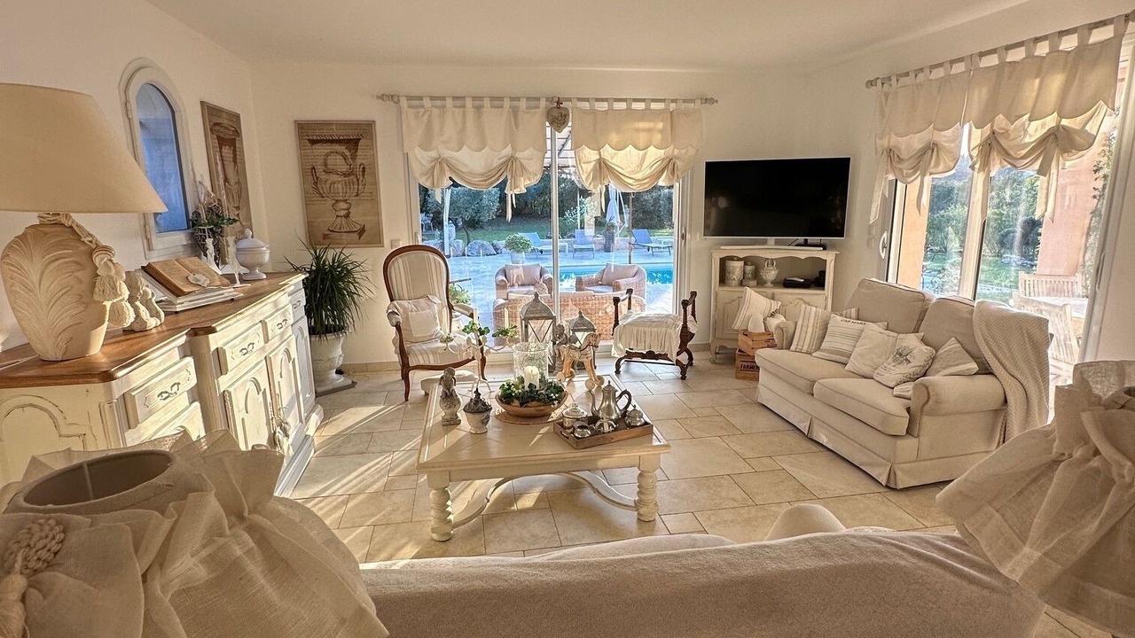 Photo of Livingroom in Draguignan