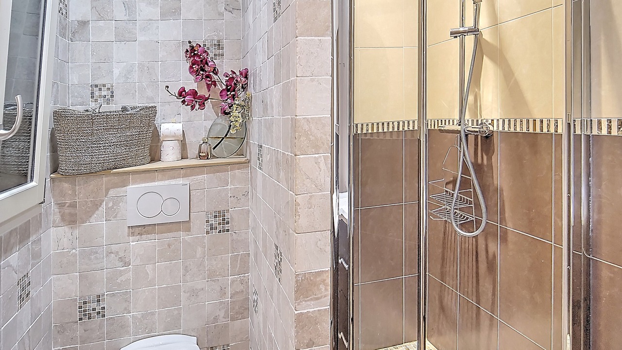 Photo of Bathroom in Cannes City Centre
