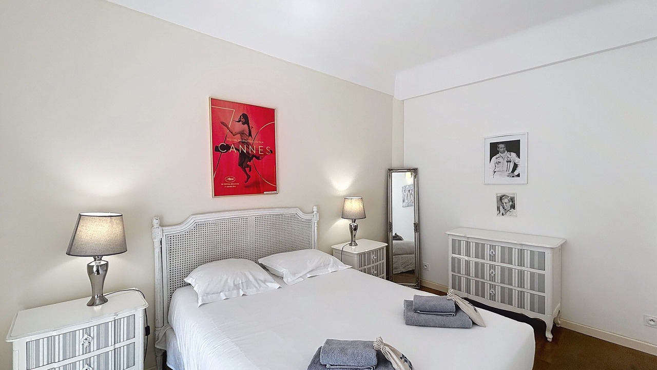 Photo of Bedroom in Cannes City Centre