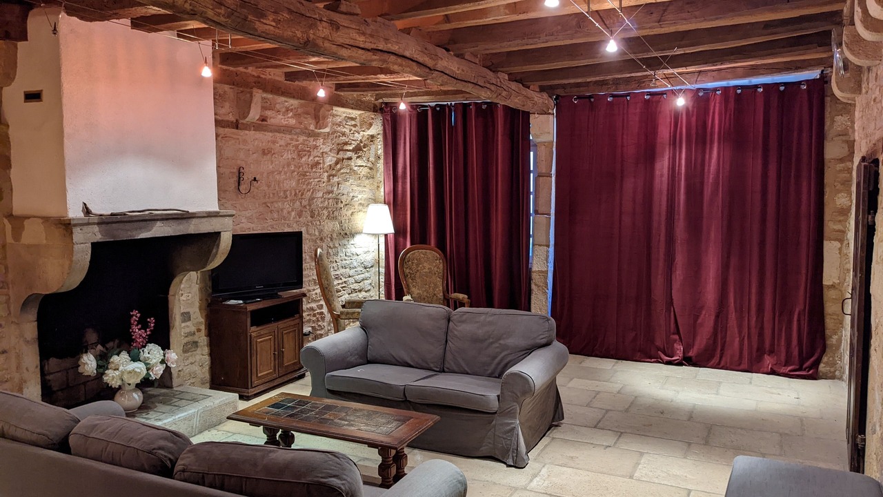 Photo of Livingroom in Saint-Gengoux-le-National