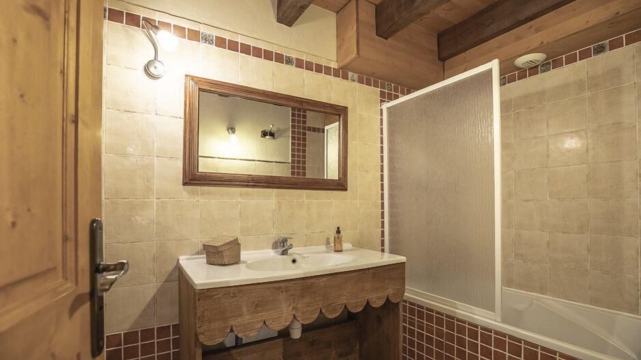 Photo of Bathroom in Saint-Marcel