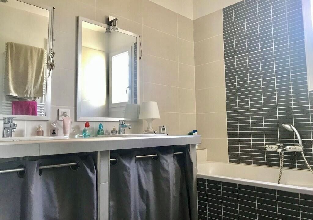 Photo of Bathroom in Pourrieres