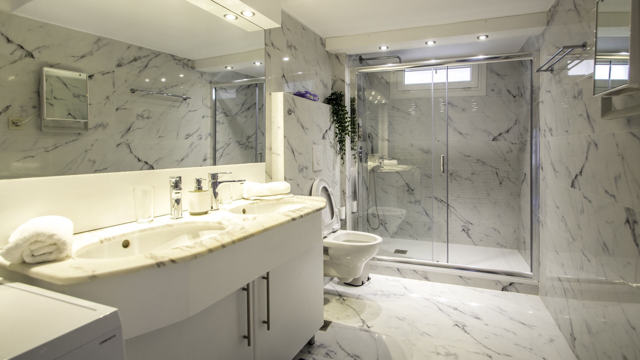 Photo of Bathroom in Ermoupoli