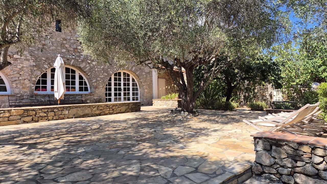 Photo of Patio Balcony in Plan-de-la-Tour