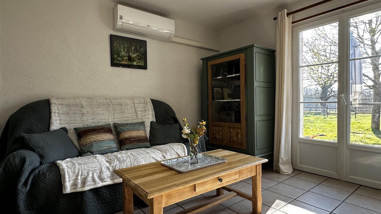 Photo of Livingroom in Saint-Bonnet-Troncais