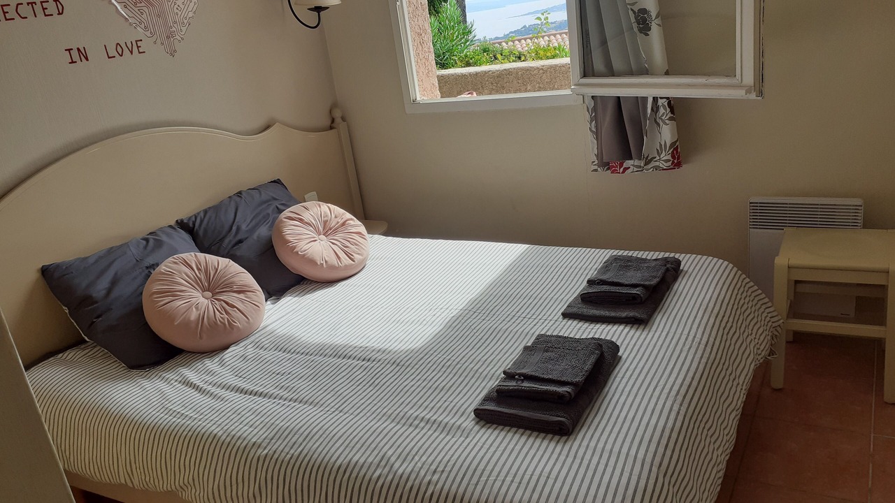 Photo of Bedroom in Les Issambres
