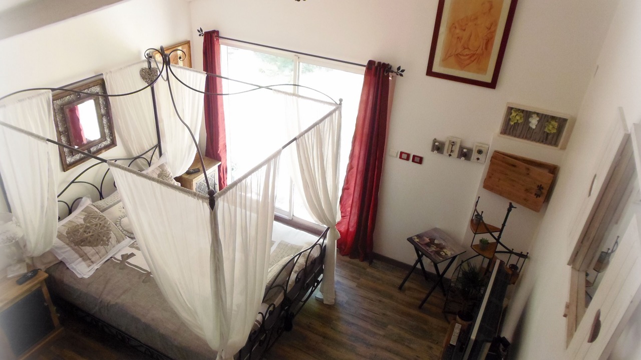 Photo of Bedroom in Meounes-les-Montrieux