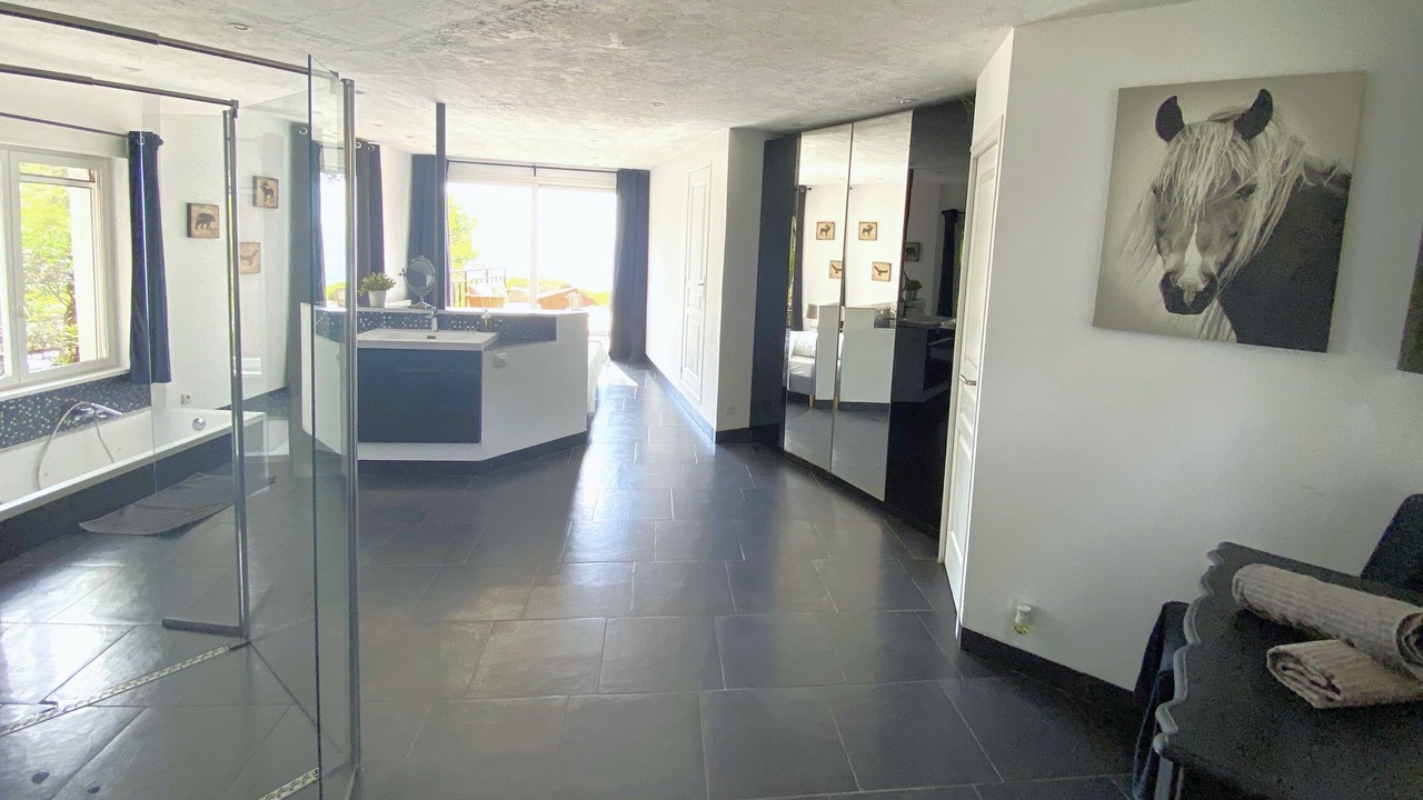 Photo of Bathroom in Six-Fours-les-Plages