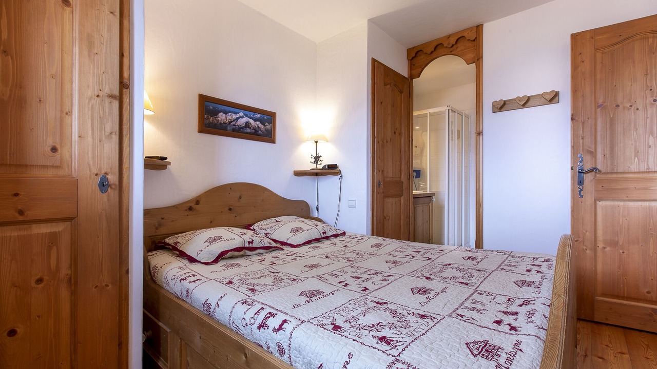Photo of Bedroom in Arc-1800