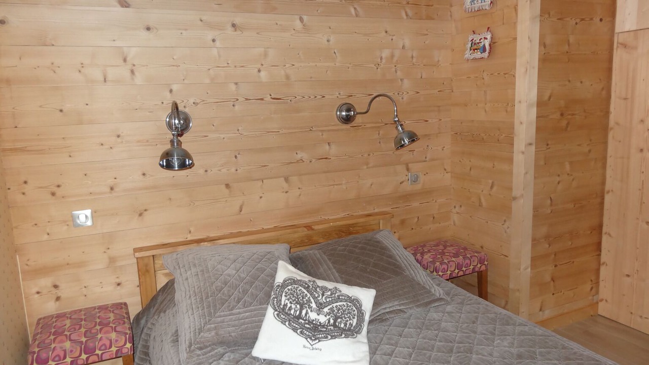 Photo of Bedroom in Thones