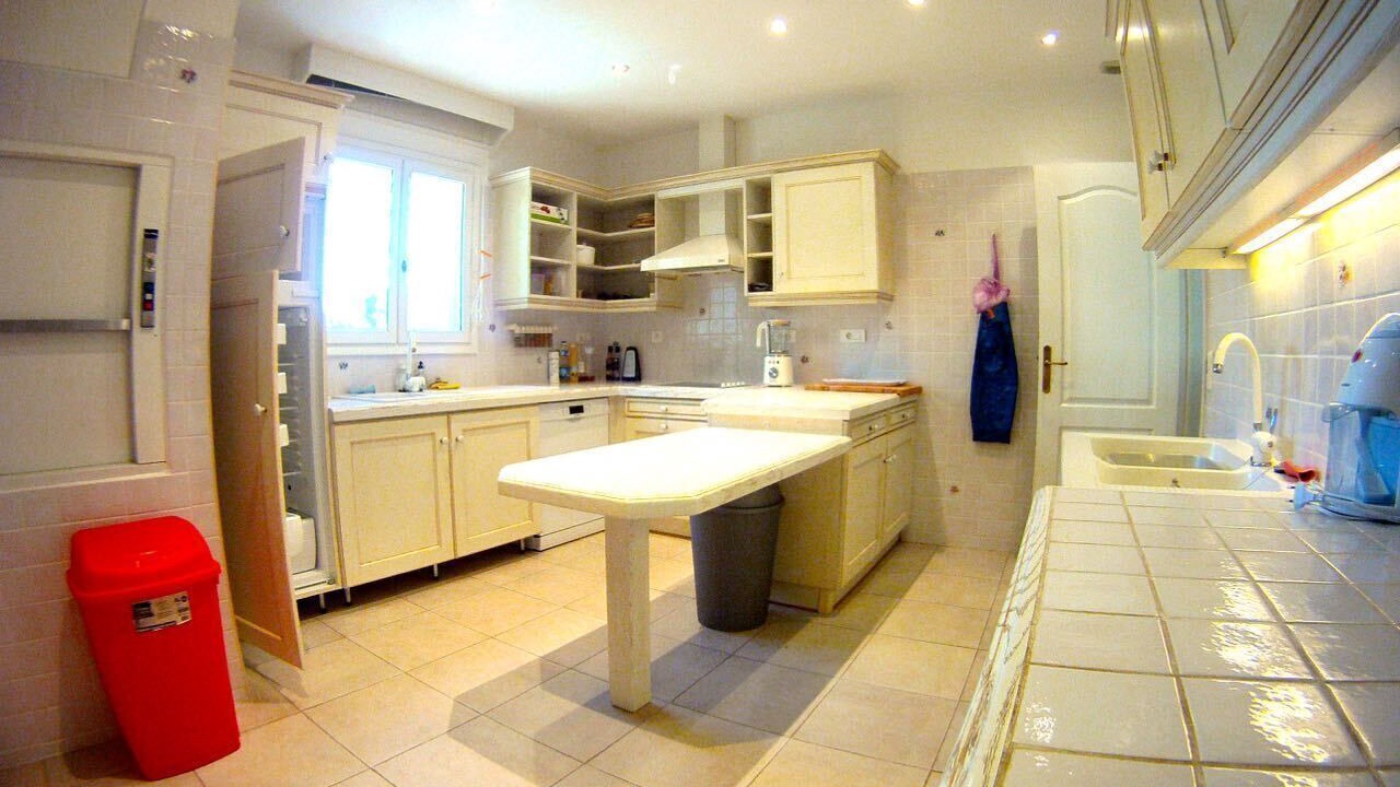 Photo of Kitchen in Village of Castellet