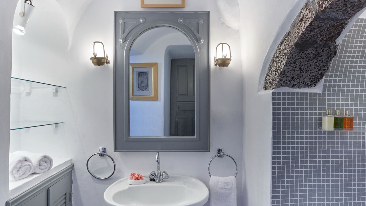 Photo of Bathroom in Fira