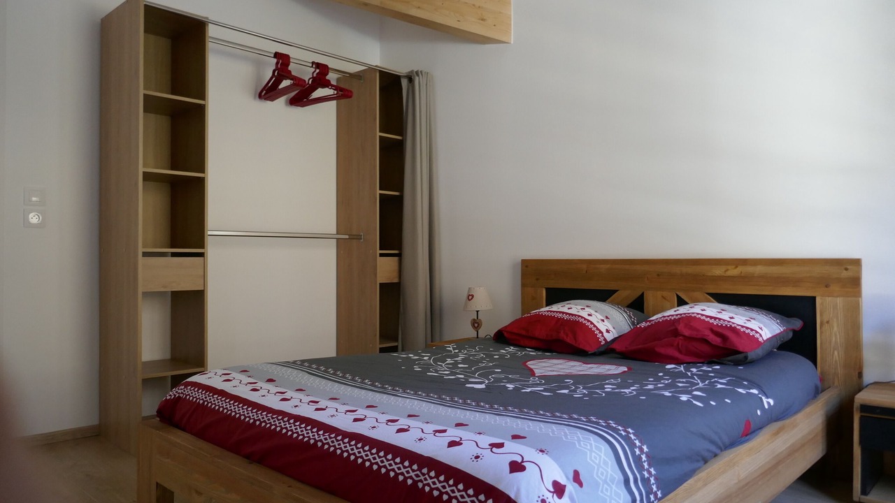 Photo of Bedroom in Thones