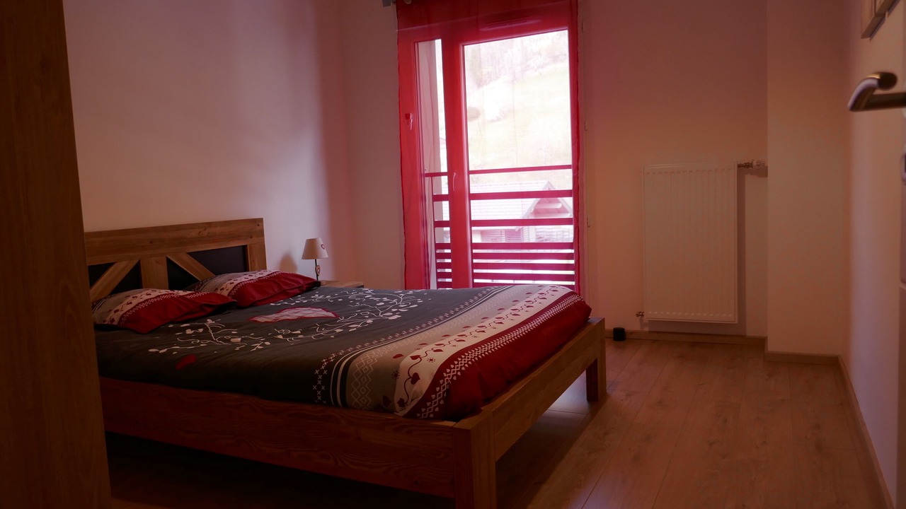 Photo of Bedroom in Thones