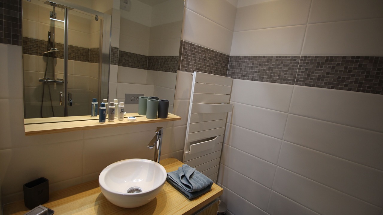 Photo of Bathroom in Arc-1800