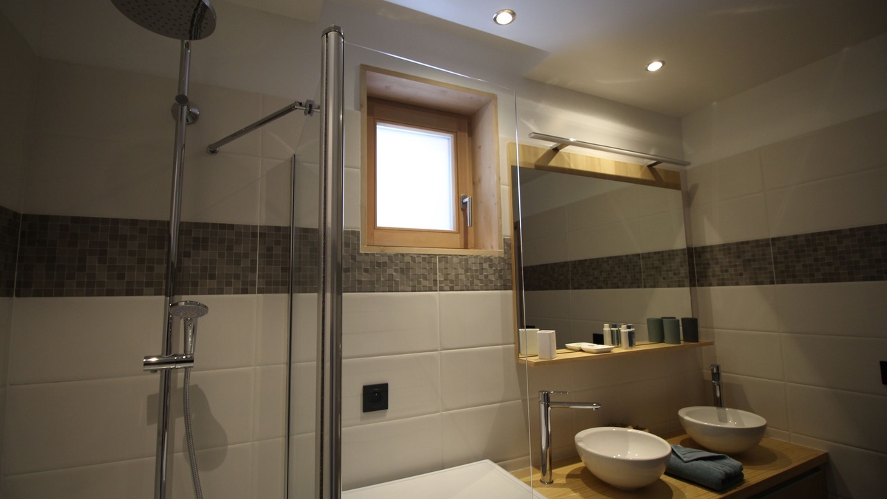 Photo of Bathroom in Arc-1800