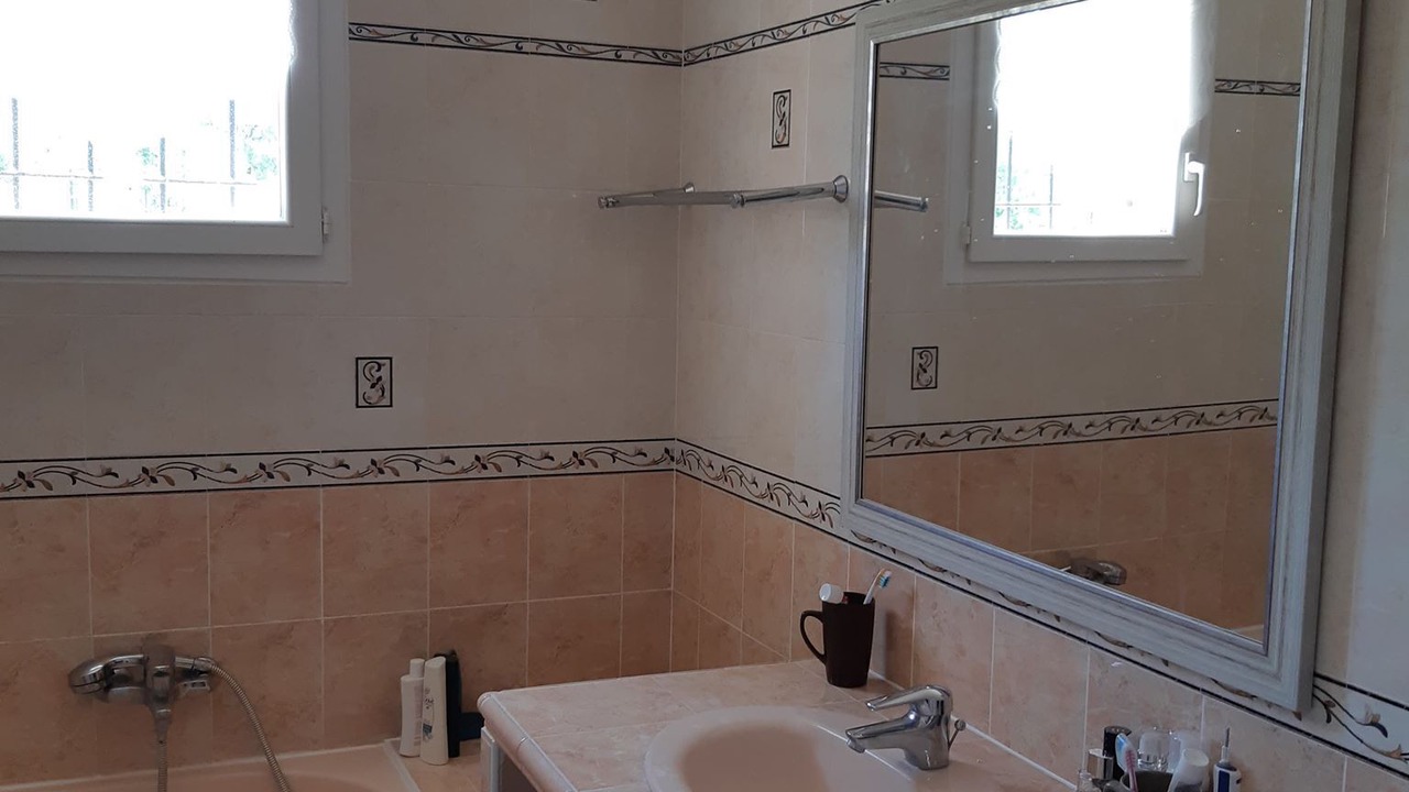 Photo of Bathroom in Flayosc