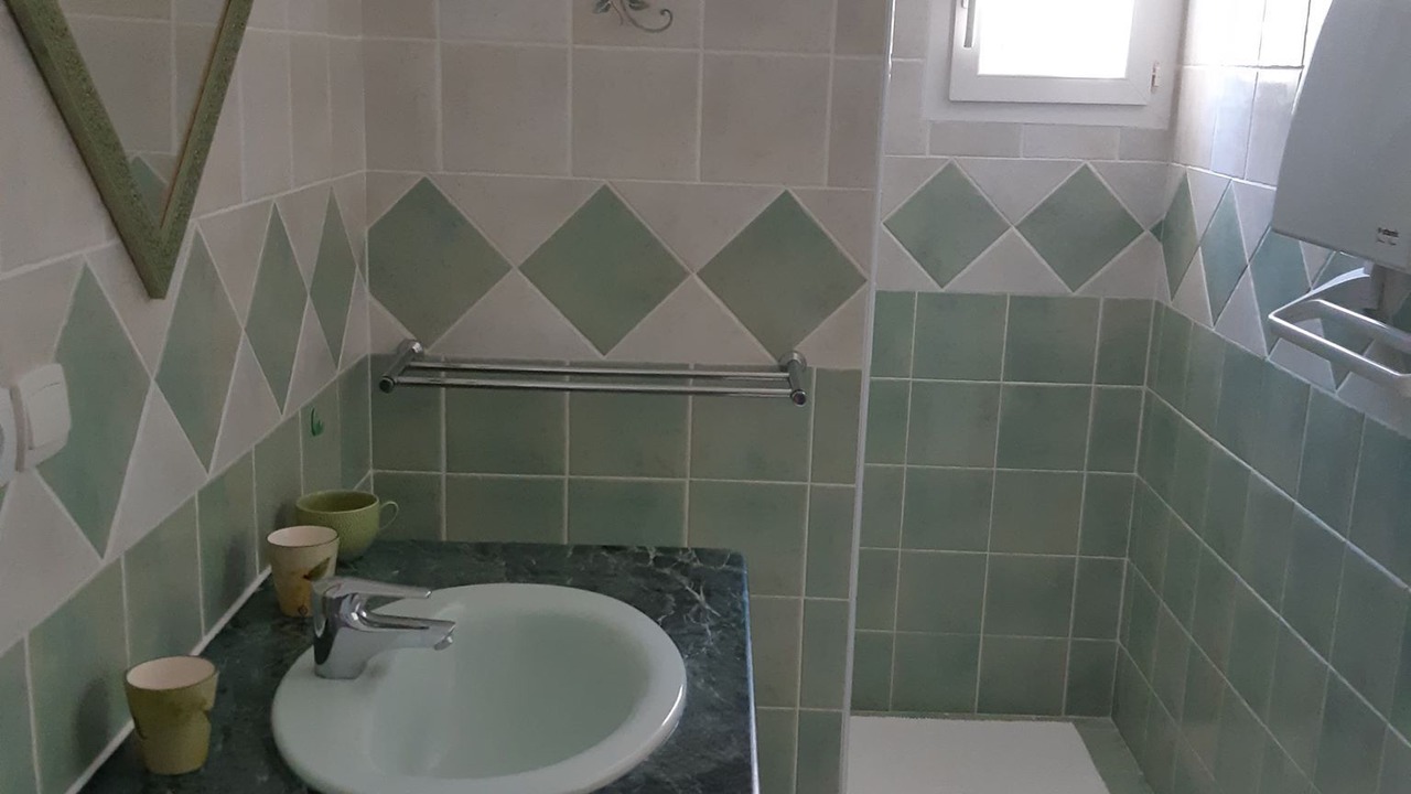 Photo of Bathroom in Flayosc
