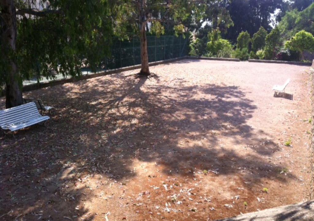 Photo of Outdoor in California - Pezou