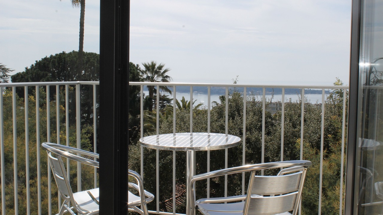 Photo of Outdoor in California - Pezou
