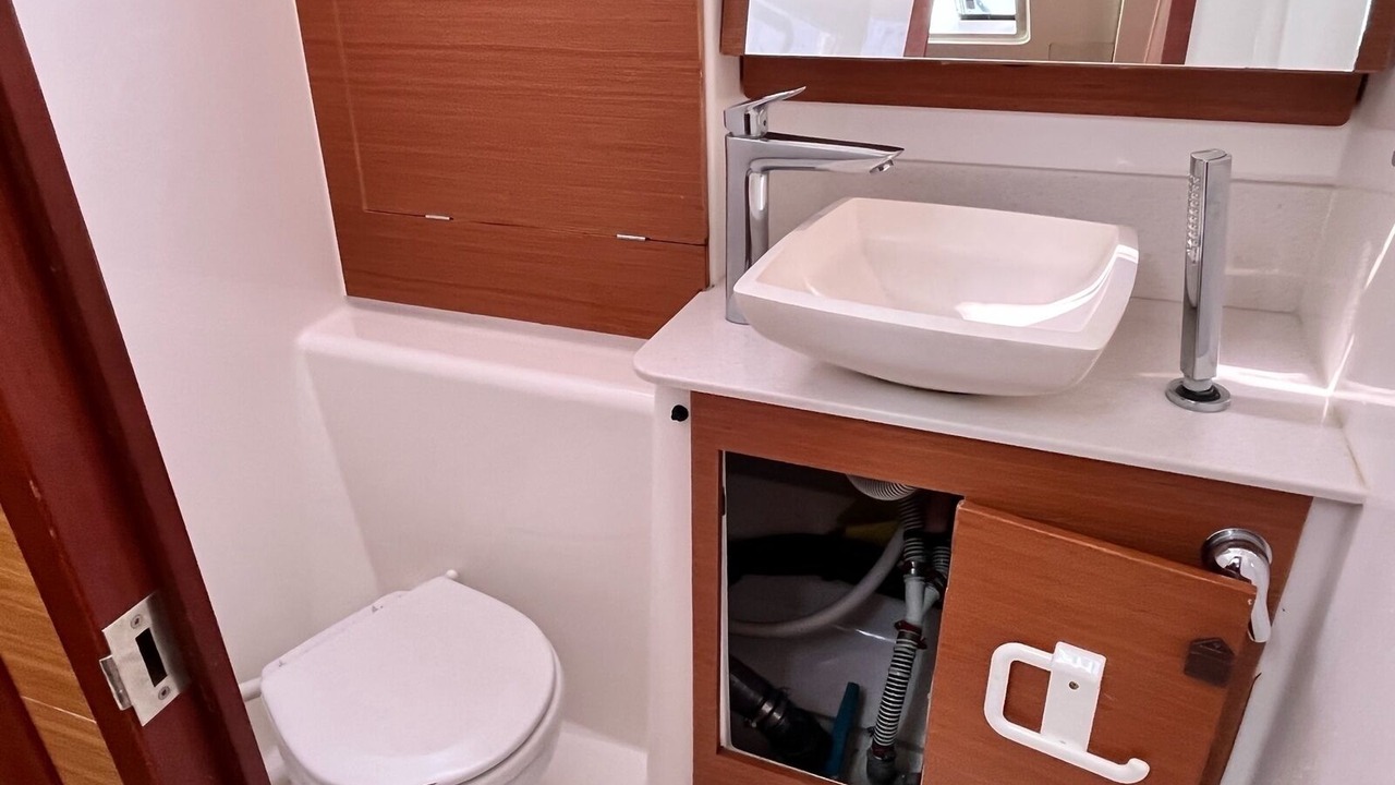 Photo of Bathroom in Lavrio