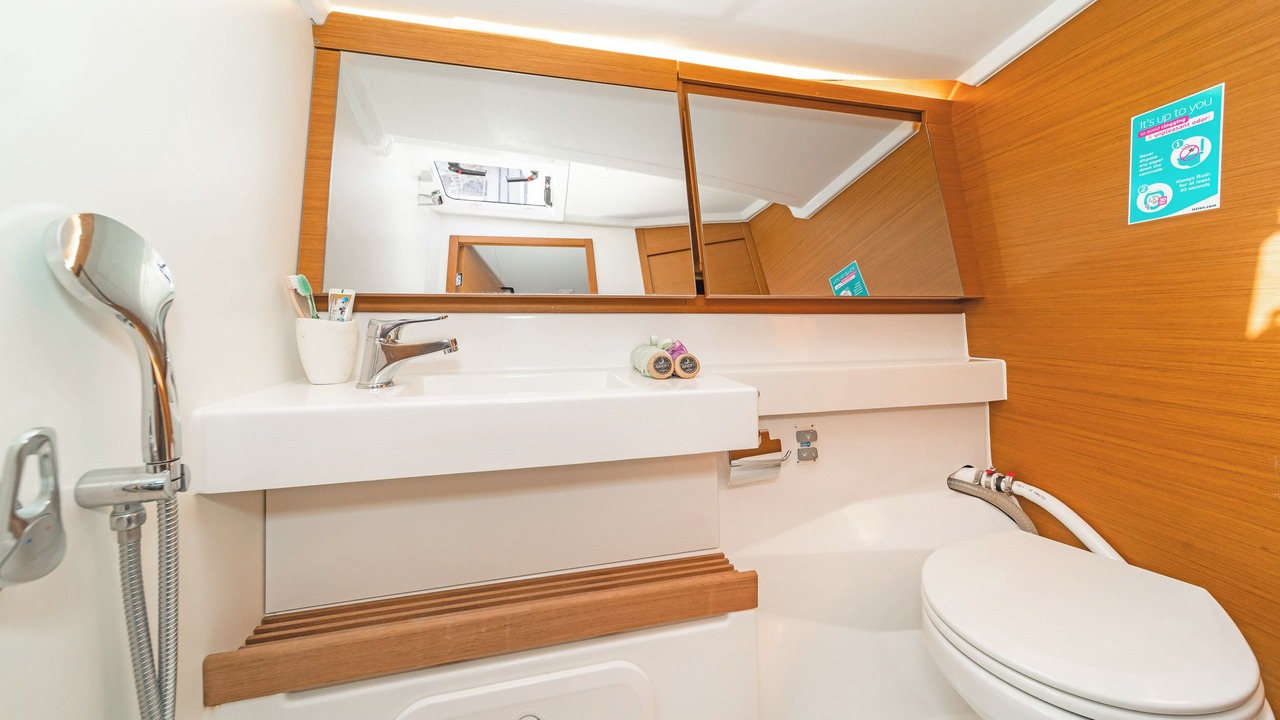 Photo of Bathroom in Volos City Centre