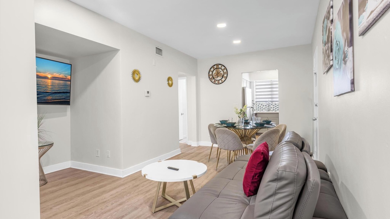Photo of Livingroom in Bay Harbor Islands
