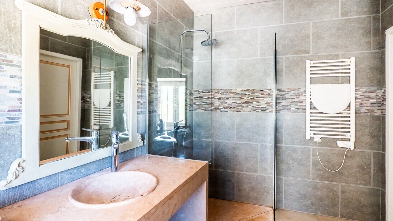 Photo of Bathroom in Redortiers