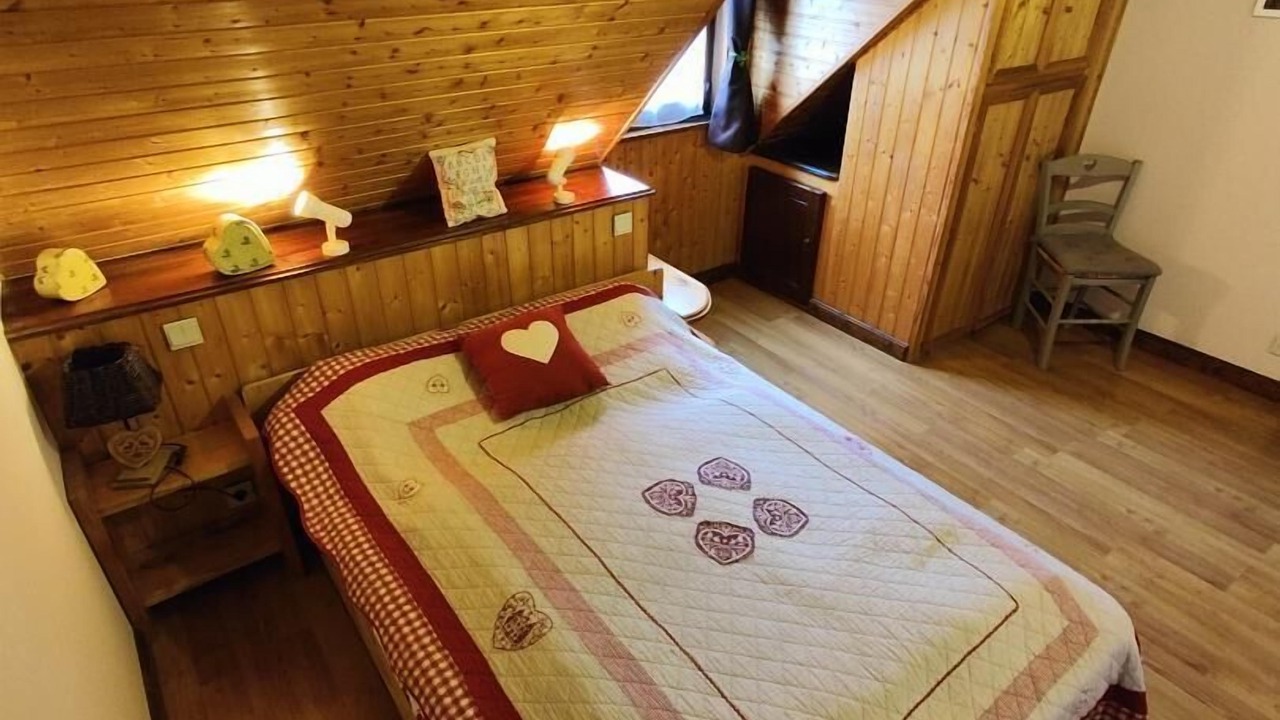 Photo of Bedroom in Besse-en-Chandesse