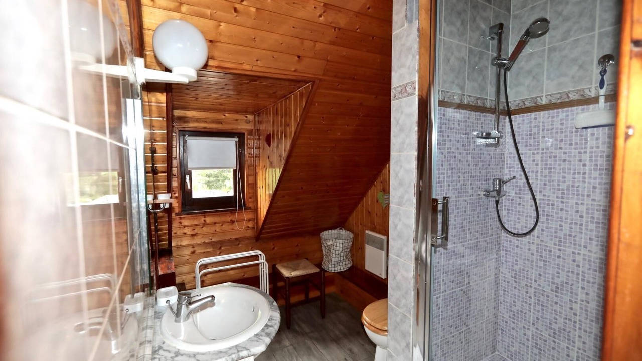 Photo of Bathroom in Besse-en-Chandesse