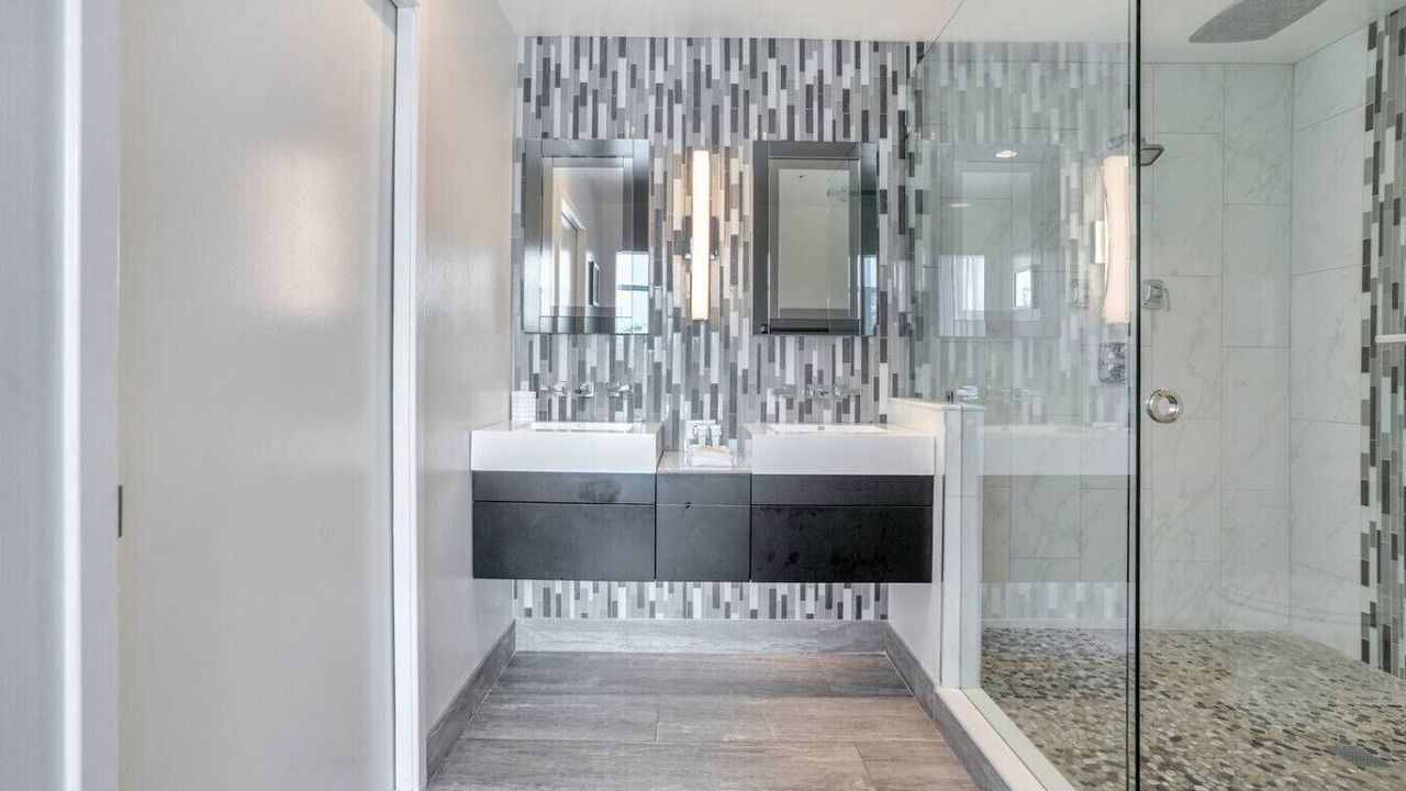 Photo of Bathroom in South Eola