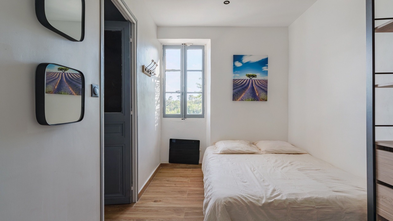 Photo of Bedroom in Esparron