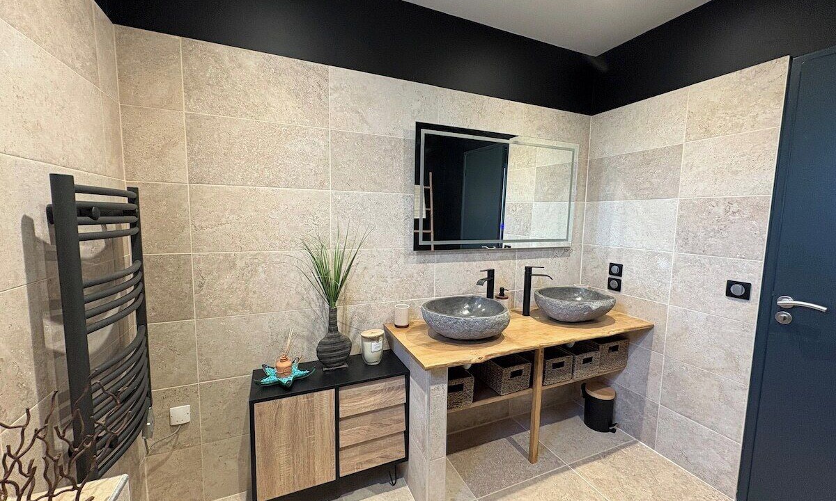 Photo of Bathroom in Enval